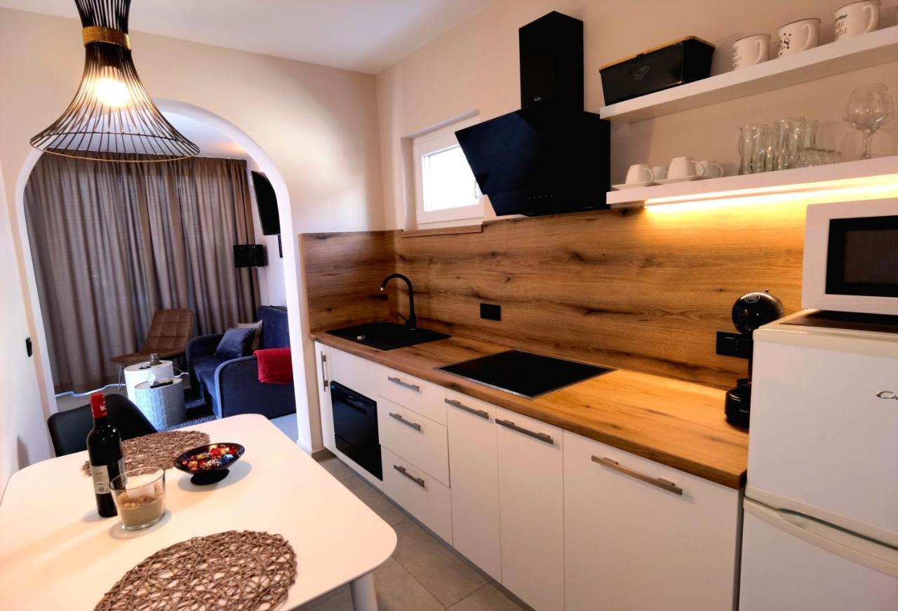 Stay In The Very Heart Of Porec - 50M To The Beach Exteriör bild