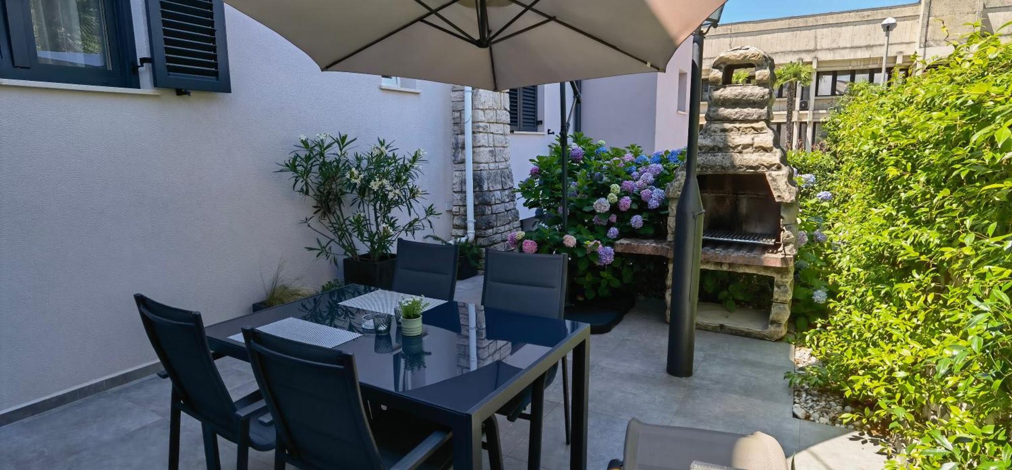 Stay In The Very Heart Of Porec - 50M To The Beach Exteriör bild